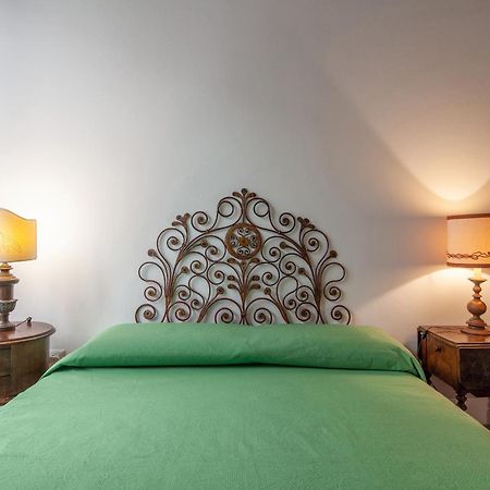 Aurora'S, Renaissance Suite, Historic Apartment, Pivot Location, Few Walks From All, Ac Bedroom Firenze Kültér fotó